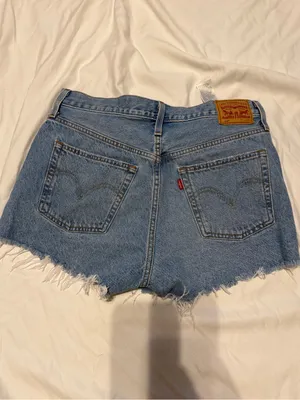Levi’s Original 501 Shorts in Medium Wash thumbnail 2