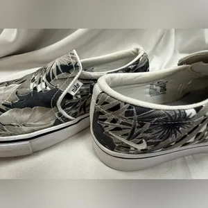 Nike Women's Slip-On Sneakers in Black, White and Gray Tropical Print thumbnail 4