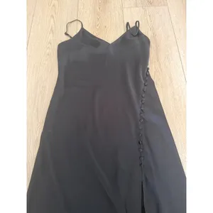 Banana Republic‎ Black Satin Side Button Slit Midi Slip Dress Womens 6 V-Neck thumbnail 4