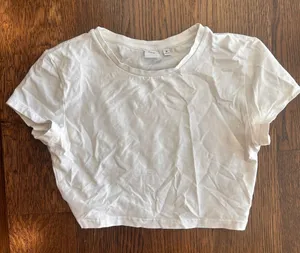 Aritzia TNA White Cropped Tee thumbnail 1