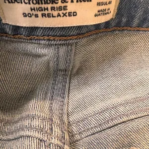 Abercrombie Fitch Women's 34" 18 Jeans 90s Straight Ultra High Rise Embroidered thumbnail 6