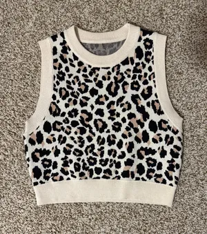 Cheetah Sweater Vest Multiple Size XS thumbnail 1