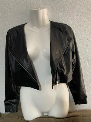 Camellia Faux Leather Jacket Size Small Black Moto Cropped thumbnail 4
