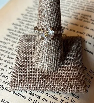 Gold Rhinestone Ring Sz 9 thumbnail 1