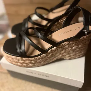 New with Box Stone & Sun Finnickk Strappy Espadrille Wedge Sandals. Size 7.5 thumbnail 3
