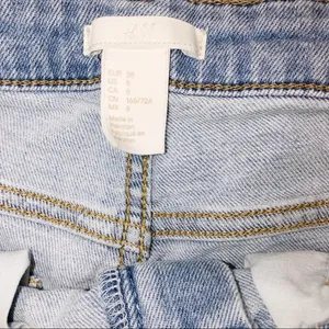 H&M size 8 denim cutoff shorts thumbnail 4
