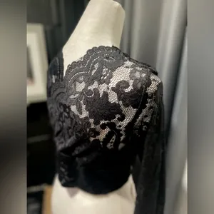 NWT TLGAVQUEEN Women’s Black Floral Lace Long Sleeve Top Mesh VNeck Top / Shirt thumbnail 8