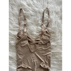 Skims Seamless Sculpt Low Back Thong Bodysuit Clay Size Large thumbnail 6