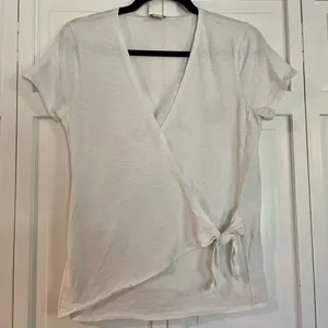 🚨 SALE ‼️ J.crew white wrap tie front short sleeve top thumbnail 2