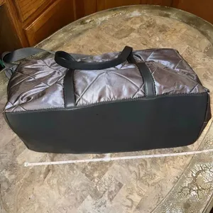 Big travel day bag weekender grey quilted purse with broken zipper thumbnail 5