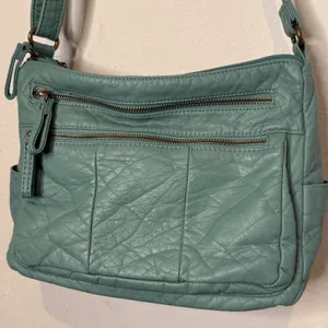 Bueno Multi Zip Pocket Green Crossbody Bag Crinkled Vegan Leather Pebble thumbnail 12
