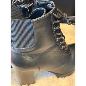 Black Lace Up Block Heel Ankle Boots Lug Sole Side Zip Booties PILATE-13 7.5 thumbnail 7