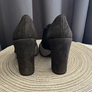 Tory Burch‎ Suede leather colorblock pattern pumps heels sz 6 thumbnail 3