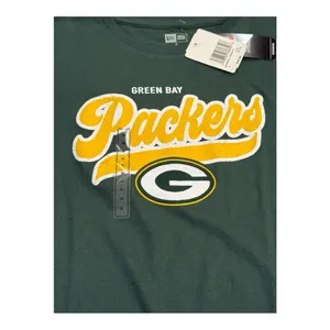 New Era Green Bay Packers Women’s Size Medium Graphic T-Shirt NWT thumbnail 2