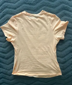 SKIMS T Shirt thumbnail 3