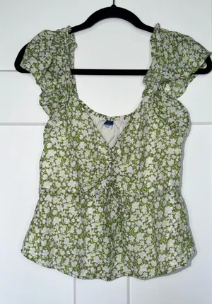 Old Navy Green Floral Ruffle Strap Tank thumbnail 1