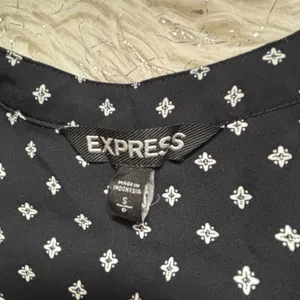Express Black and White Polka Dot Long-Sleeve Mini Dress Size S/P thumbnail 4