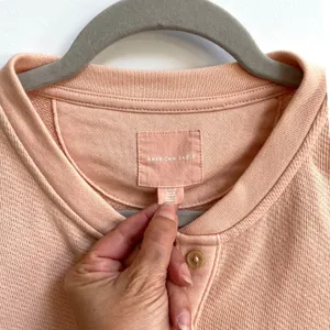 American Eagle Henley Sweatshirt Womens Small Peach‎ Relaxed Waffle Knit Cropped thumbnail 3