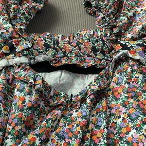 For love & Lemons size large nwt Hudson mini dress Chic Floral ruffle black thumbnail 13