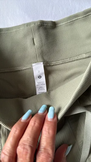 Lululemon yoga pants thumbnail 4