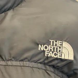 Vintage 2005 The North Face Black Puffer‎ Coat with High Collar Insulated Design thumbnail 2