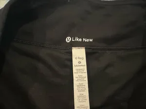 Lululemon Shorts Hotty Hot 2.5" Black Low-Rise Women’s 6 thumbnail 2