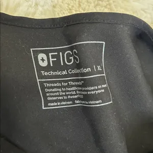 Figs Technical Collection Catarina V Neck Scrub Top thumbnail 8