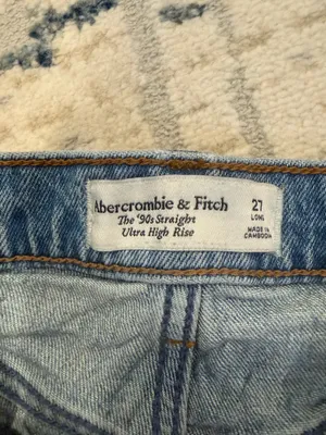 Abercrombie & Fitch Ultra High Rise 90s Straight Jean thumbnail 2