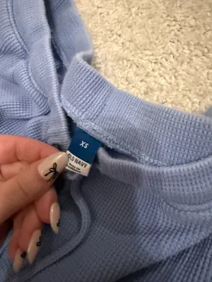 Old navy sweatpants  thumbnail 3