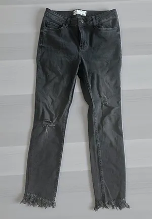 FREE PEOPLE Black Frayed Cigarette Ankle Jeans Size 27 thumbnail 1