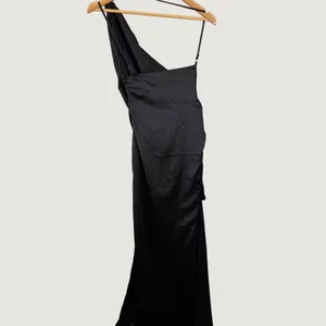 Babyboo Ariel Dress Black One Shoulder Ruched Satin Gown Size Medium NWT thumbnail 7