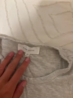 Soft Grey T Shirt Size XS thumbnail 4