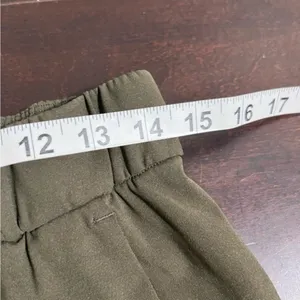 Lululemon On The Fly Crop 23 Dark Olive Luxtreme Travel Pants Size 6 thumbnail 10