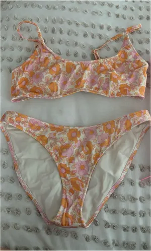 Triangl bikini thumbnail 1