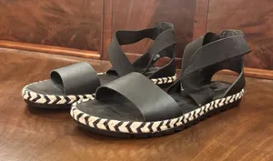 Sorel Ella II Sandals Women's Size 10 Black Leather Elastic Strap Espadrille‎ thumbnail 1