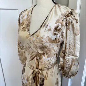 Gold Hawk 100% Silk Floral V Neck Belted Maxi Dress Eyelash Lace Trim Womens XS thumbnail 3