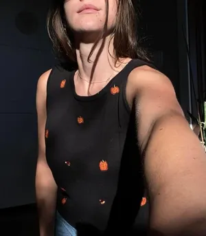 The coolest / most unique vintage 90s fall tank top 🎃 thumbnail 3