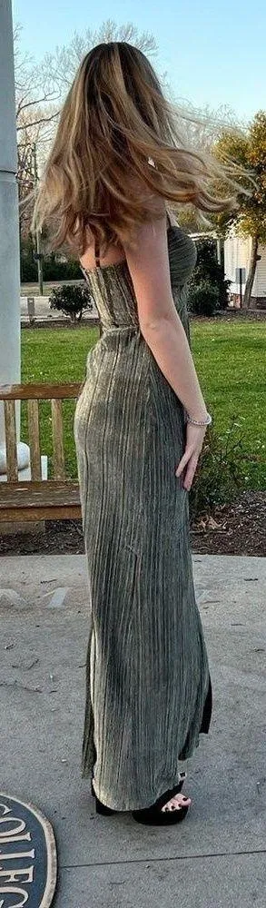 Lulu’s Sparkly Gold and Black Formal Dress thumbnail 3