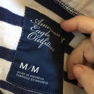 FINAL MARKDOWN LADIES aeo hoodie medium thumbnail 4