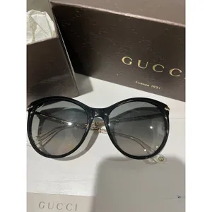 Gucci Women's Polarized Sunglasses Black Frame Gold Detail Designer‎ Eyewear thumbnail 2