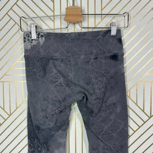 Alo Yoga Leggings Airbrush Tie Dye Abstract Print Stretch Skinny Gray Size‎ XS thumbnail 9