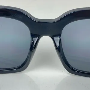 Square Black Sunglasses UVA/UVB thumbnail 7