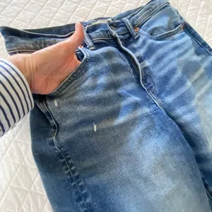 American Eagle Outfitters AE77 Premium Blue Distressed Mom Jeans + a Free Gift! thumbnail 10