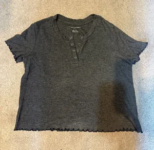 American Eagle Charcoal Grey Ribbed Henley Short Sleeve Crop Top Size S thumbnail 1