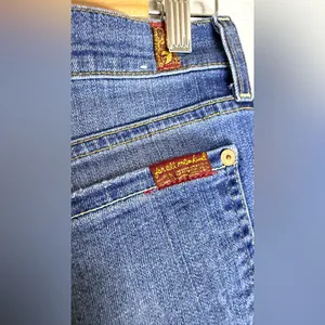 7 For All Mankind the Relaxed Skinny Jeans in Light Blue Wash thumbnail 4