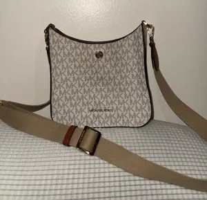 Michael Kors Purse Crossbody thumbnail 1
