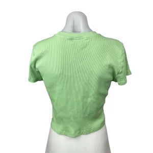Aritzia TNA Women's Green Ribbed Knit Sculpt Short Sleeve T Shirt Crop Top Sz XL thumbnail 2