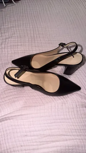Black Pumps Size 6.5 thumbnail 3