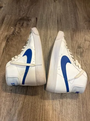 Boys Nike shoes White Size Youth 4 thumbnail 2