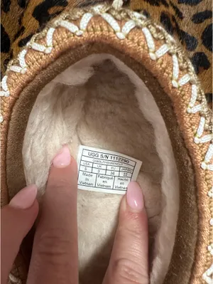 UGG Slippers thumbnail 4